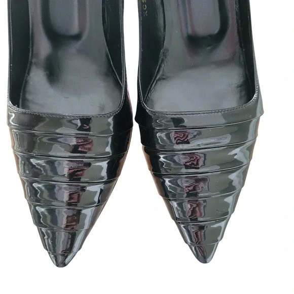 Valentino Garavani Black Patent Leather Pointed Toe Pumps Ribbed Heel Size 41